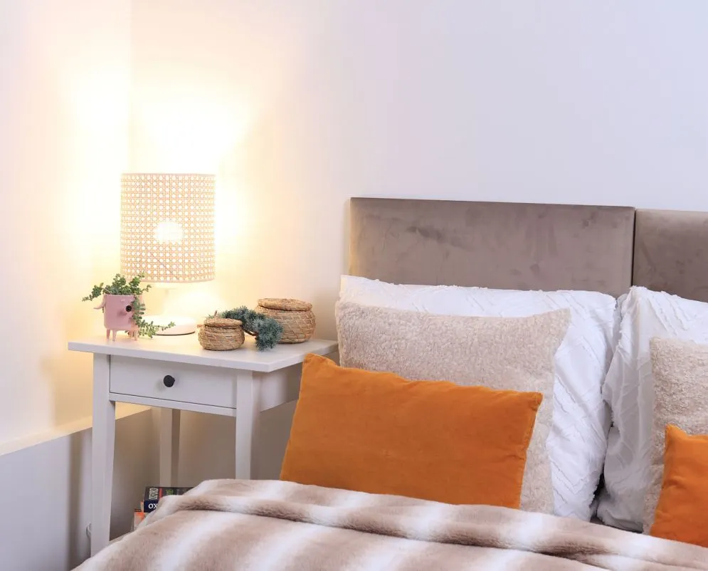 Lampa stołowa BOHO MIDI WHITE rattan naturalny na metalowej nodze | MIRAT. w stylu  kolekcja