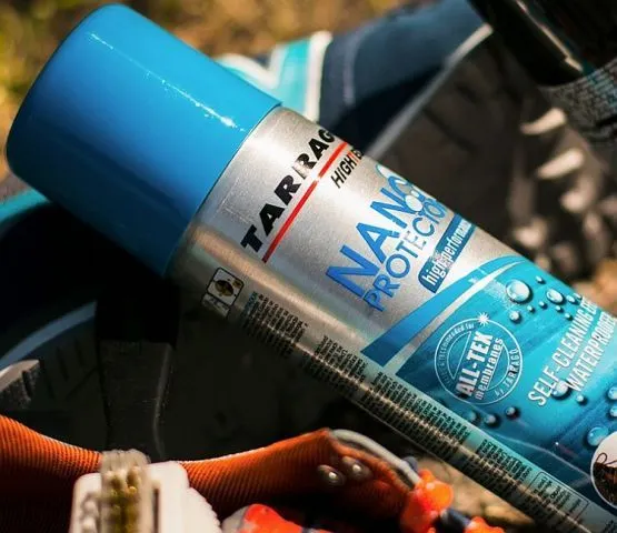 Wodoodporny impregnat do zamszu, nubuku, skór i materiałów tekstylnych TARRAGO Nano Protector 400ml | MIRAT.