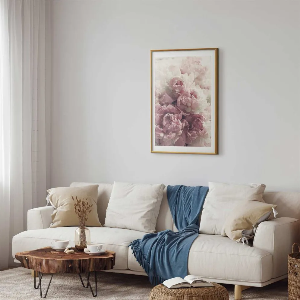 Plakat Delikatne piwonie 60x90 cm z ramą złotą z marginesem | MIRAT.