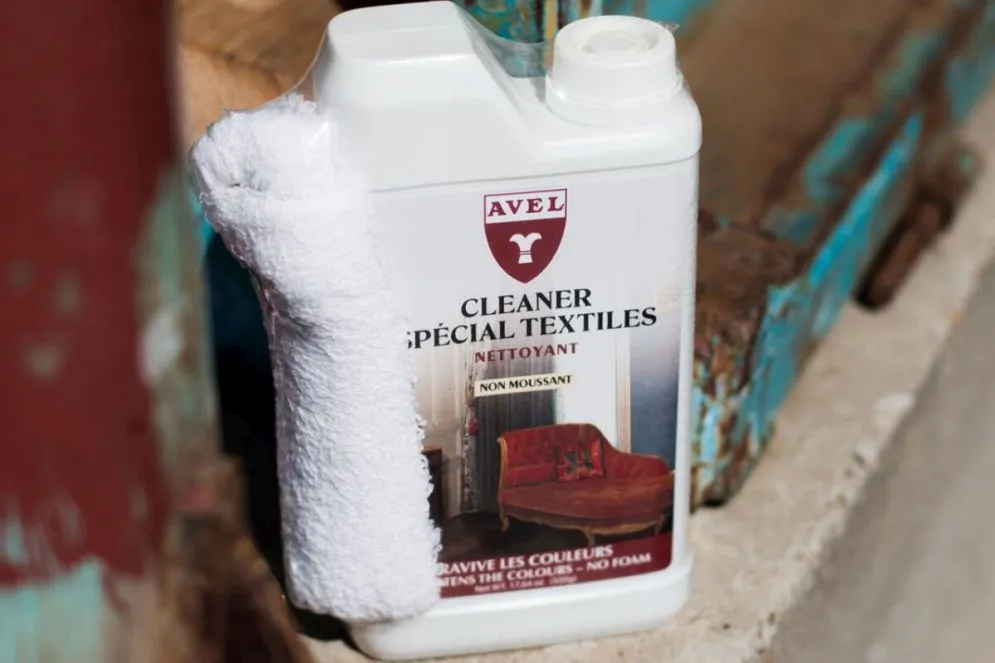 Płyn do czyszczenia AVEL LTHR Special Textiles and Alcantara Cleaner 500 ml I sklep meblowy MIRAT.