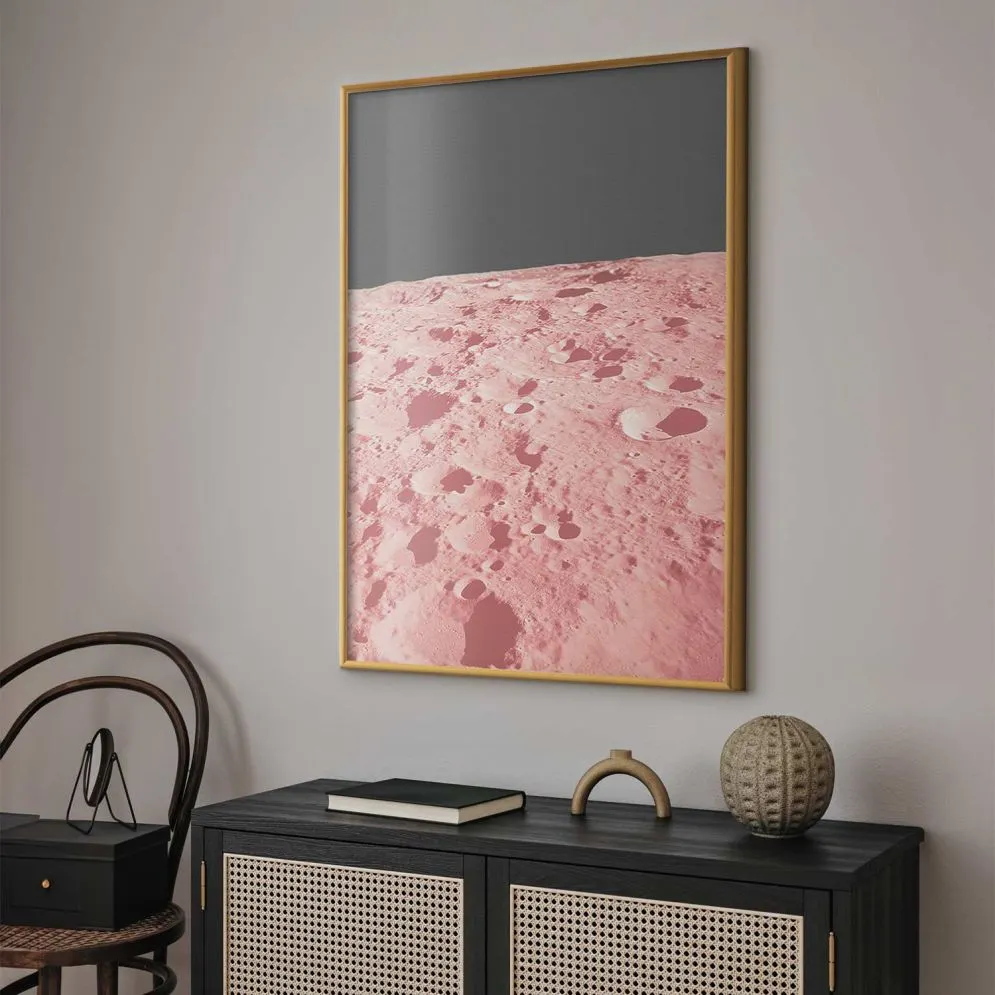 Plakat Różowy księżyc 60x90 cm z ramą złotą bez marginesu | MIRAT.