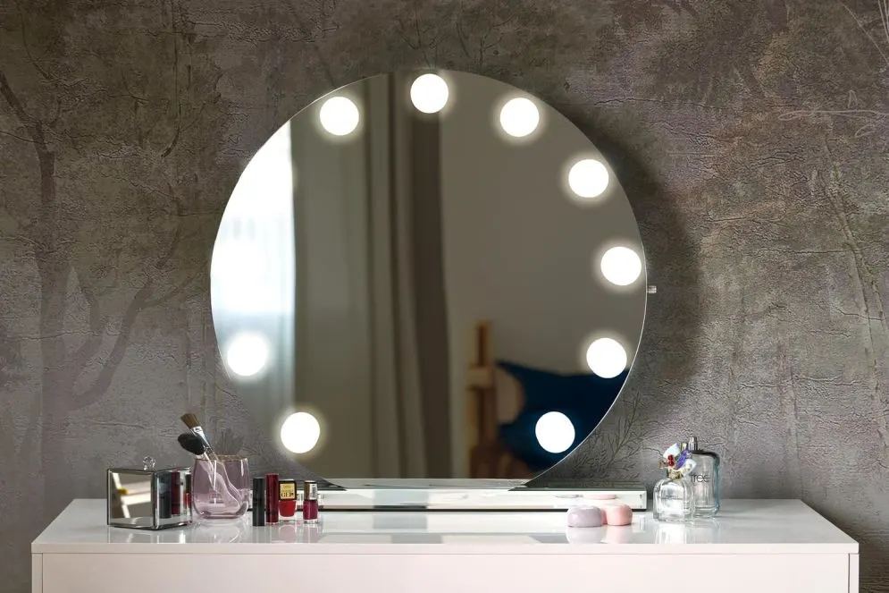 Okrągłe lustro do toaletki TORANO 70x70cm z oświetleniem LED I sklep meblowy MIRAT.