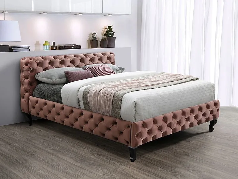 Łóżko HERRERA VELVET antyczny róż tapicerowane pikowane | MIRAT. w stylu GLAMOUR kolekcja