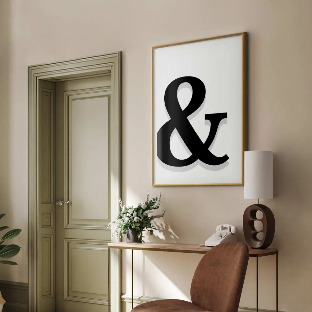 Plakat Ozdobna litera 60x90 cm z ramą złotą z marginesem | MIRAT.