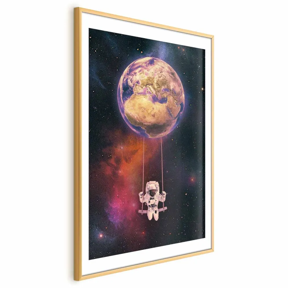 Plakat Kosmiczna huśtawka 40x60 cm z ramą złotą z marginesem | MIRAT.
