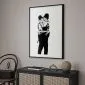 Plakat Kissing Coppers 29,7x42 cm z ramą czarną z marginesem | MIRAT.