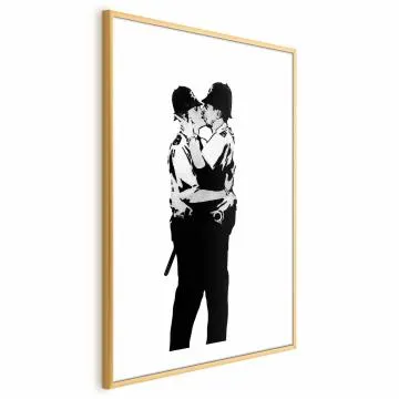 Plakat Kissing Coppers 40x60 cm z ramą złotą z marginesem